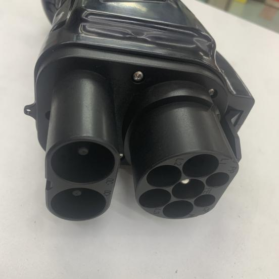 New 200A Electric Vehicle CCS2 - Gb/T To Ccs2 200A Fast Charging Adapter recension och pris